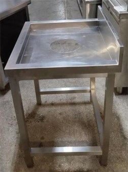 Τραπέζι Ακαθάρτων 70x60x84Cm Ανοξείδωτο Με Τρύπα Φ19,5Cm Μεταχειρισμένο